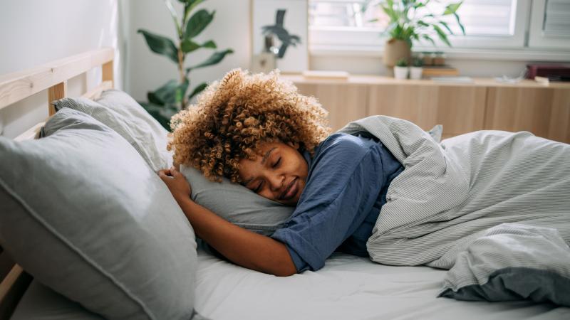 A woman getting healthy sleep