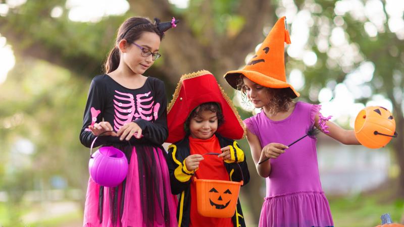 Kids trick-or-treating