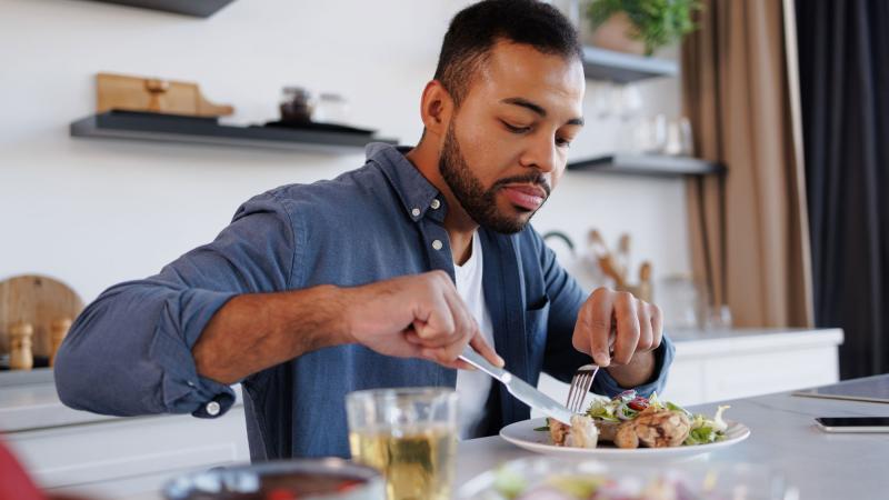 Man eating a healthy meal