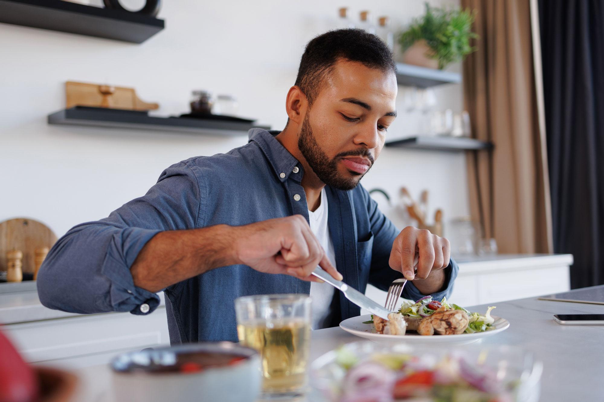 Man eating a healthy meal